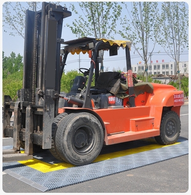Carreaux de sol de garage en PVC entrelacés noirs La solution ultime pour d'autres applications