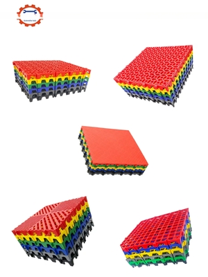 Carreaux de sol en PP noir écologique pour garage durable et facile à installer