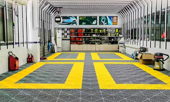 Autres caractéristiques Carreaux de sol en plastique antidérapant pour le lavage des voitures et matériau PP durable