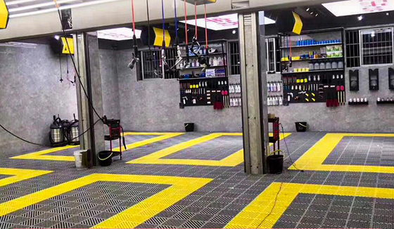 La grille de sol en grille de PP est le choix idéal pour les carreaux de sol de garage en plastique