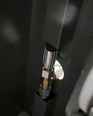 Capacité de levage de 4000 kg, étage libre, deux postes, ascenseur de voiture avec relâchement manuel d'un seul côté