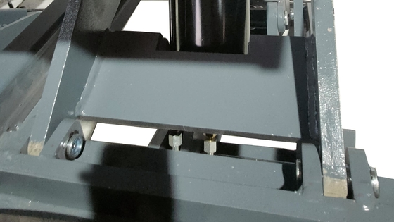 Soulevé avec réparation de voiture entretien de l'ascenseur 3.5T surfaces hydrauliques montées élévateur de ciseaux automobile
