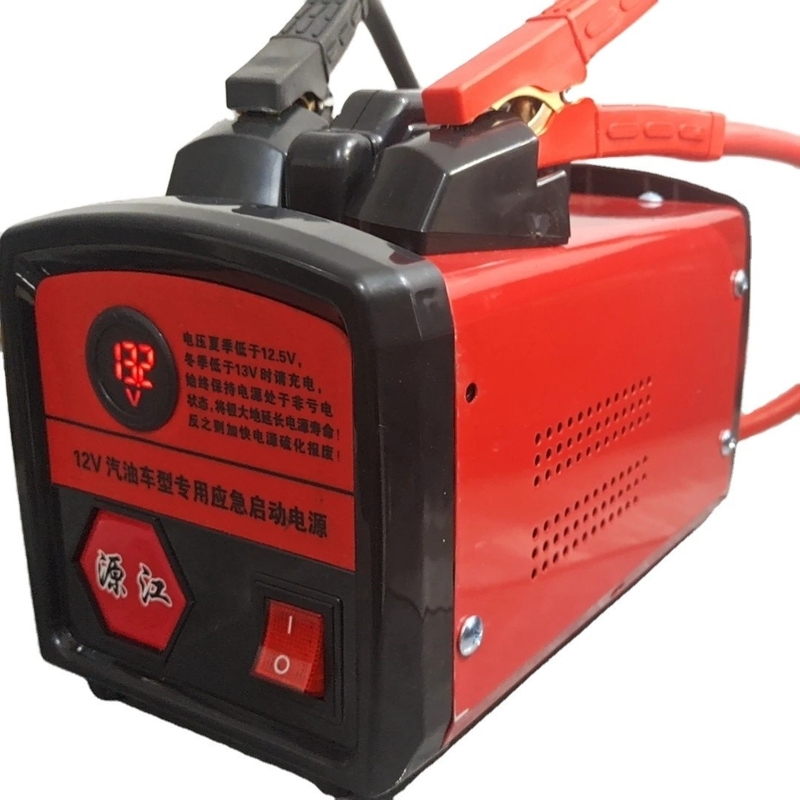 24V Grand démarreur de camion de grande capacité avec sortie de charge USB-C et courant de pointe 2000A